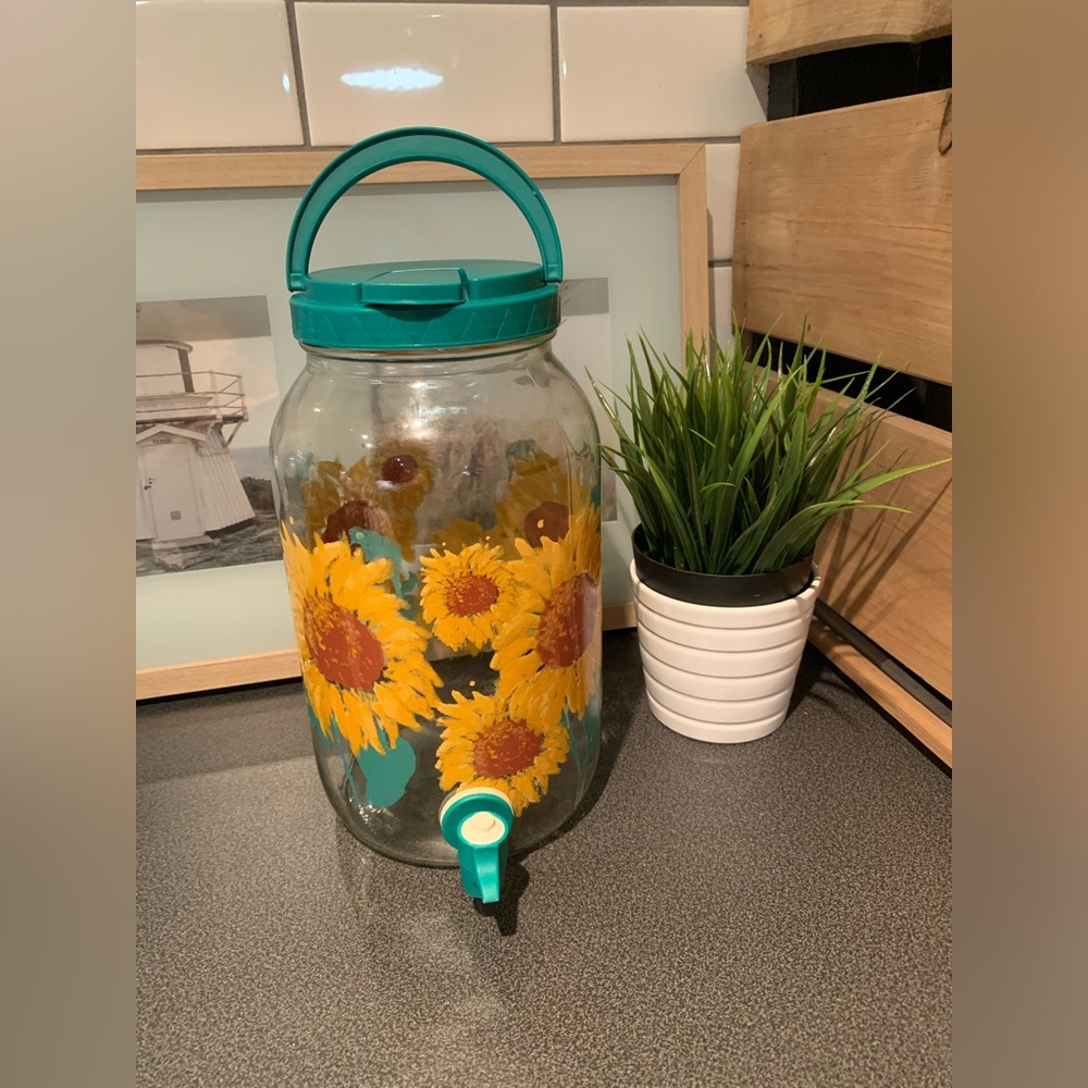 Sunflower Glass Water Jug w/ pour spout
